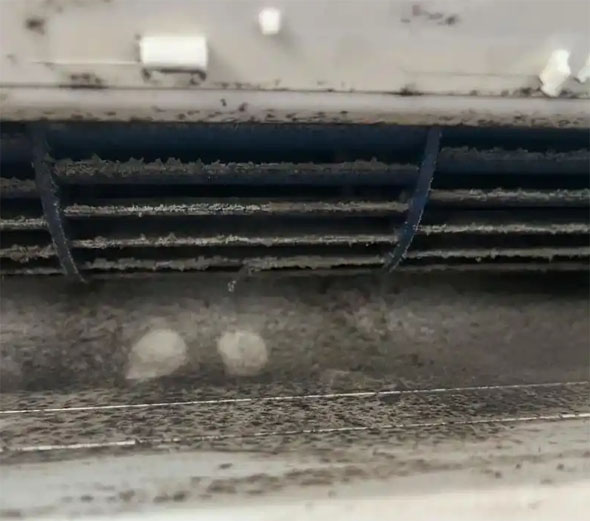 咸宁市空调吹的风有股烧焦味是怎么回事